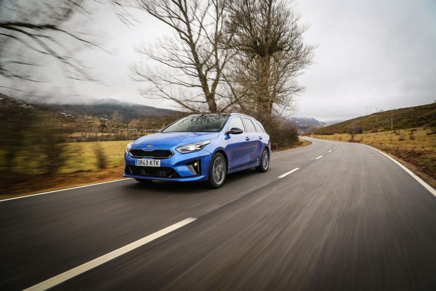  Kia Ceed GT Line Sportswagon 2018 года  (WW) (фото 19 из 30)